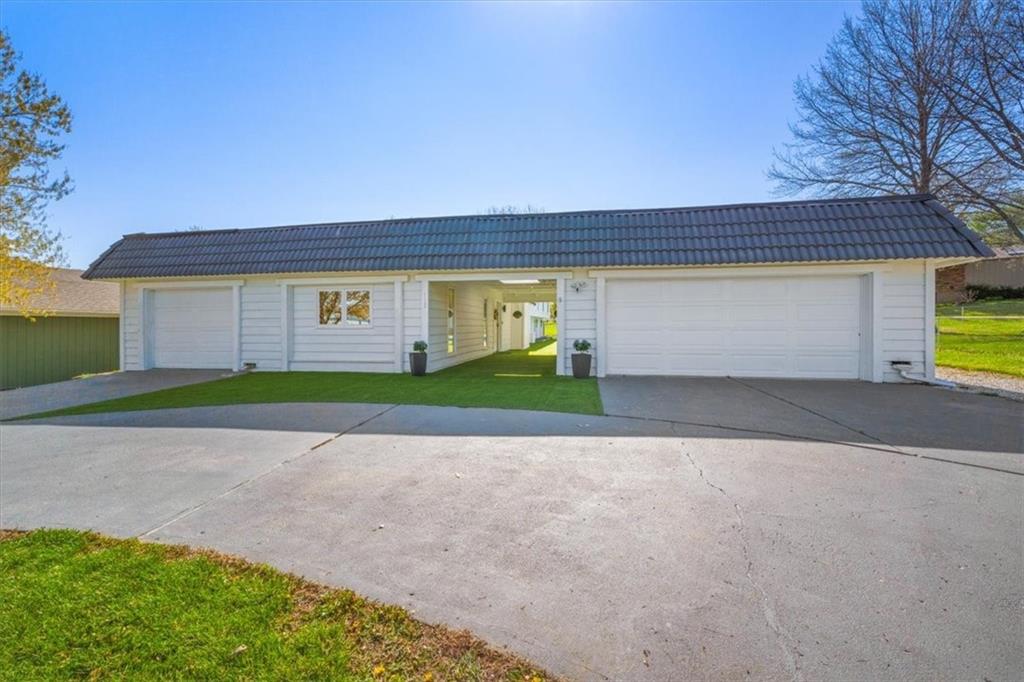 Listing Photo MLS #HMS2558358