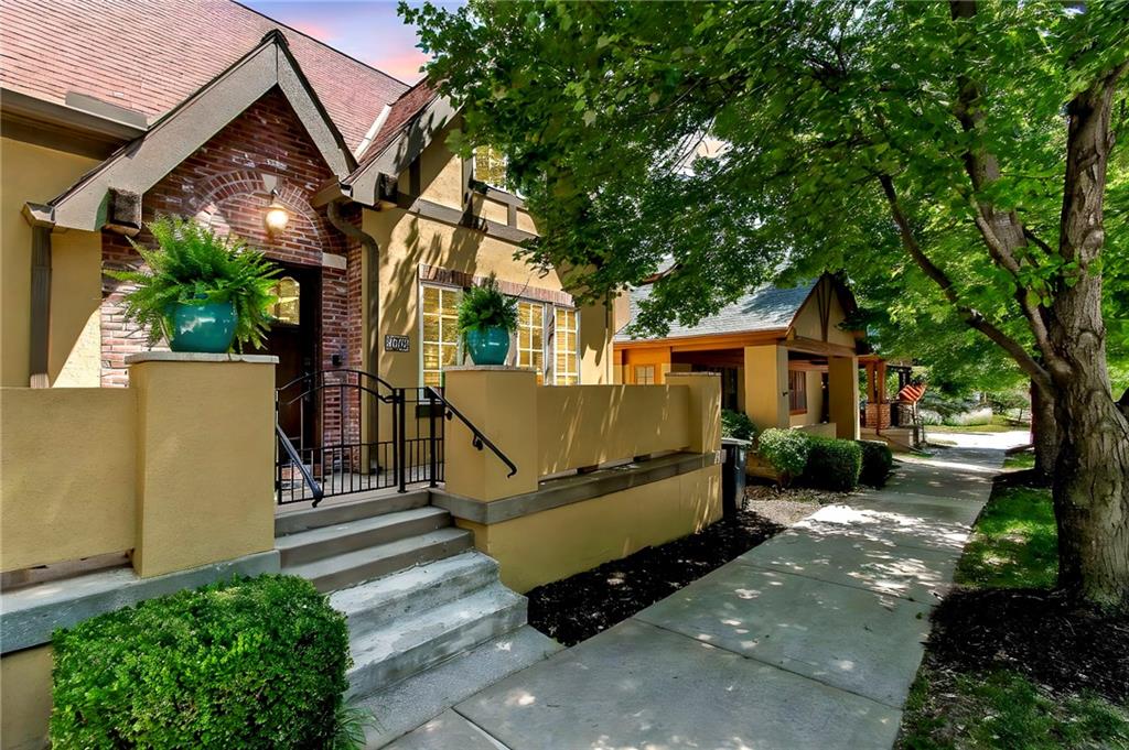Listing Photo MLS #HMS2558531