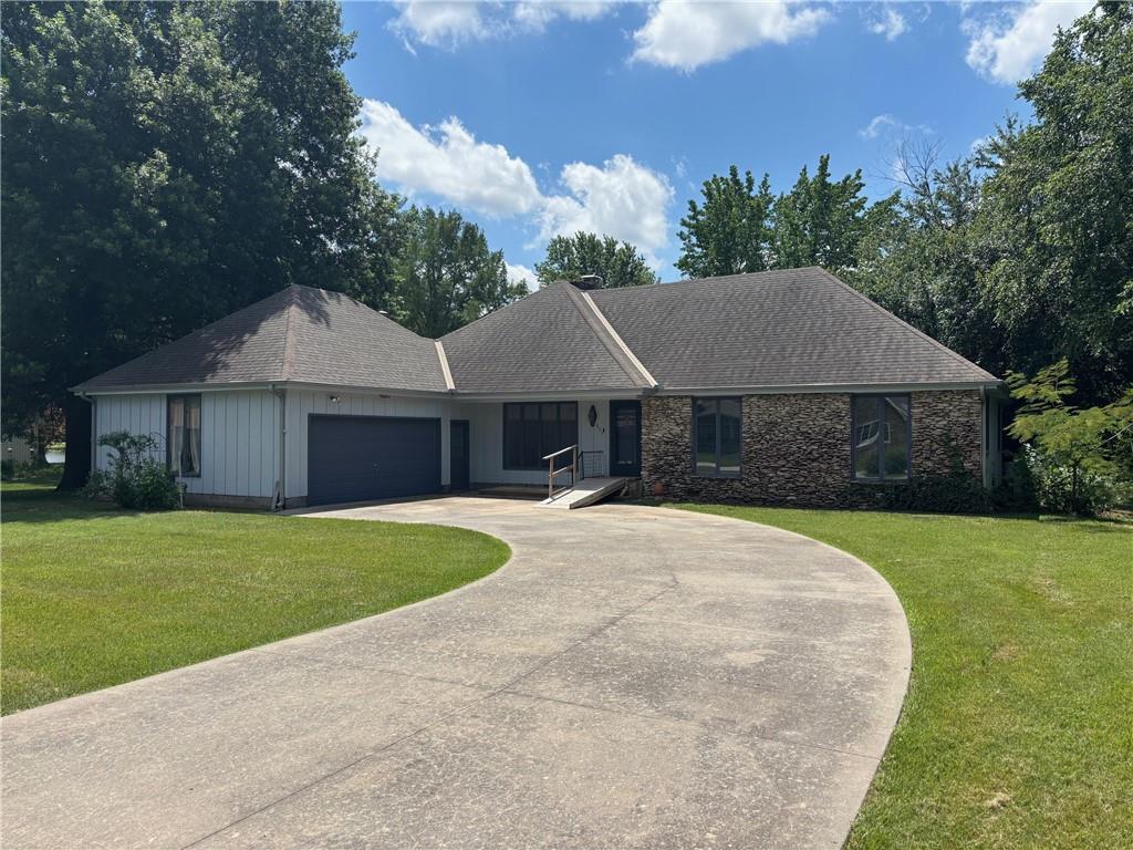 Listing Photo MLS #HMS2558686