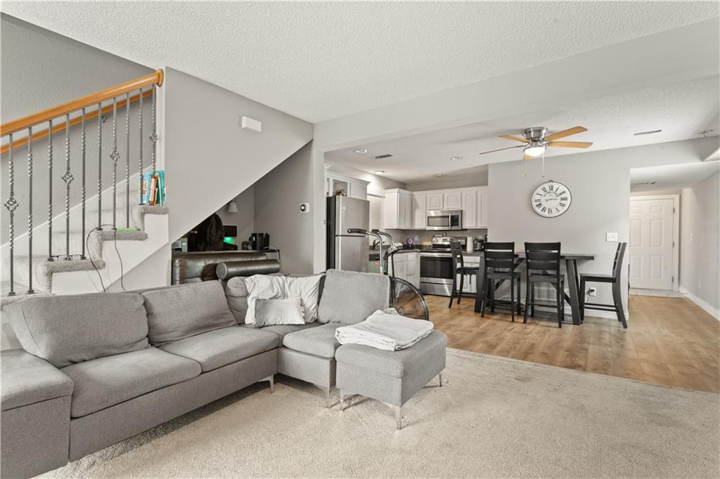 Listing Photo MLS #HMS2558784