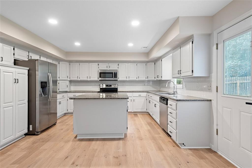 Listing Photo MLS #HMS2558936