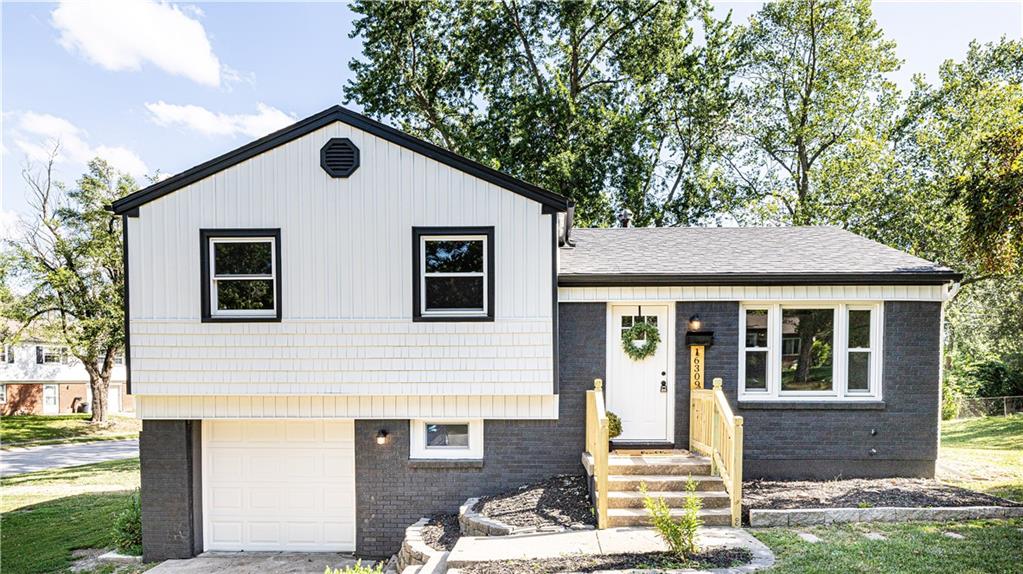 Listing Photo MLS #HMS2559639