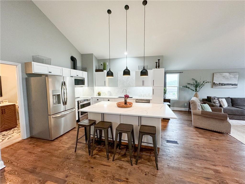Listing Photo MLS #HMS2559812