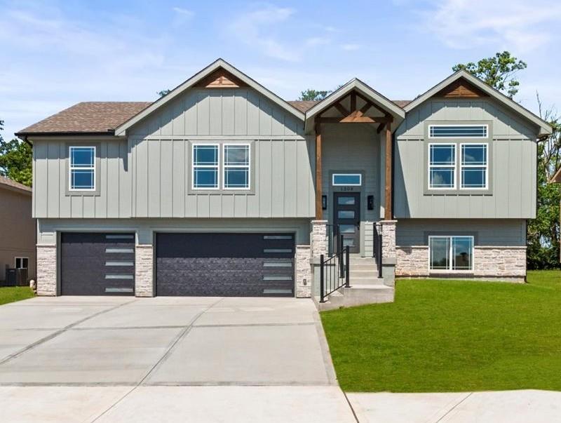 Listing Photo MLS #HMS2559931
