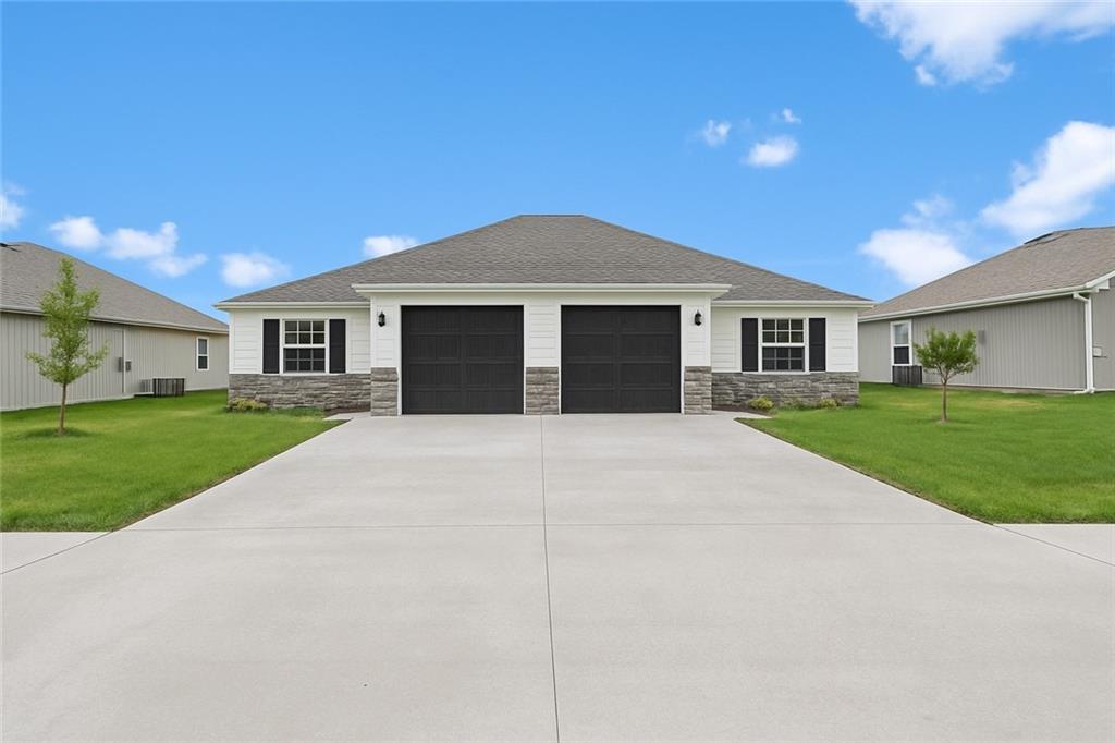 Listing Photo MLS #HMS2559975