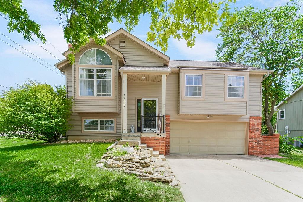 Listing Photo MLS #HMS2560062