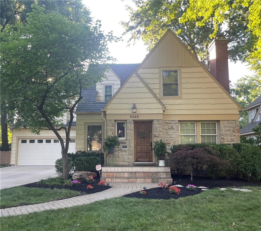 Listing Photo MLS #HMS2560121