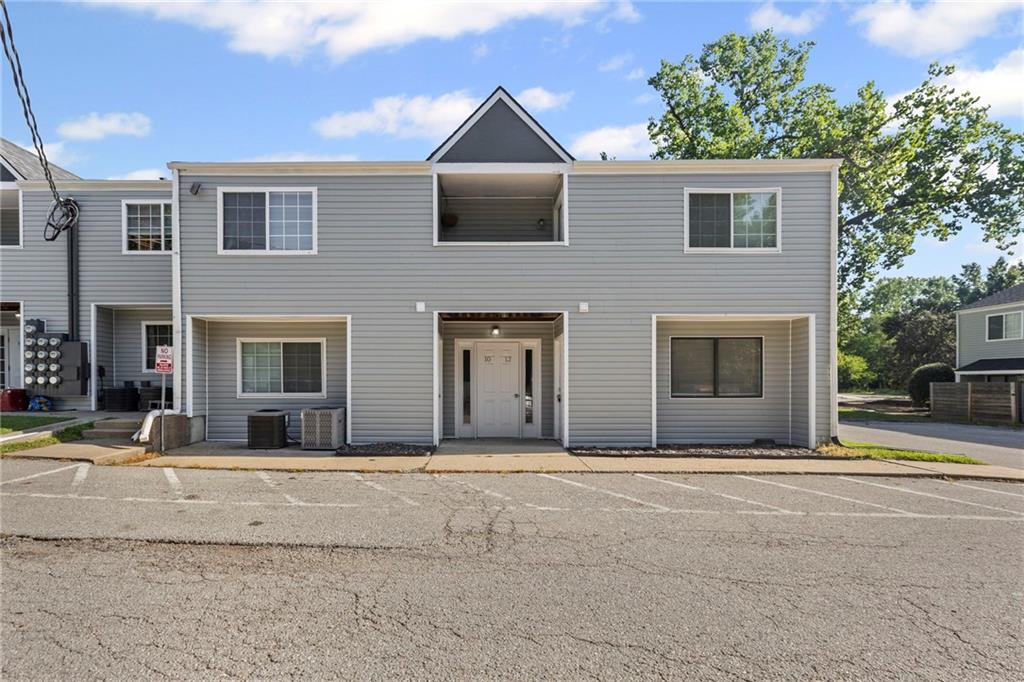 Listing Photo MLS #HMS2561356