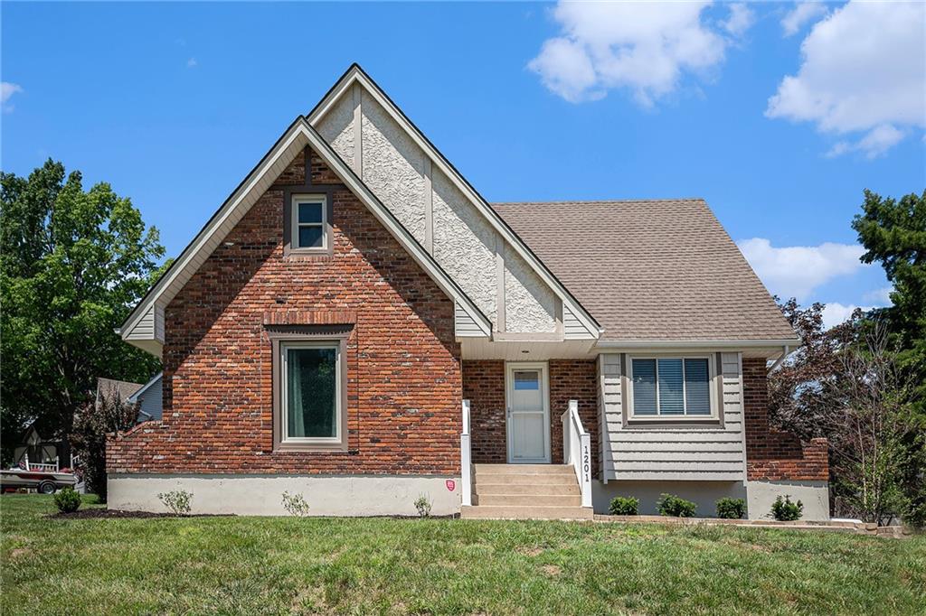 Listing Photo MLS #HMS2561365
