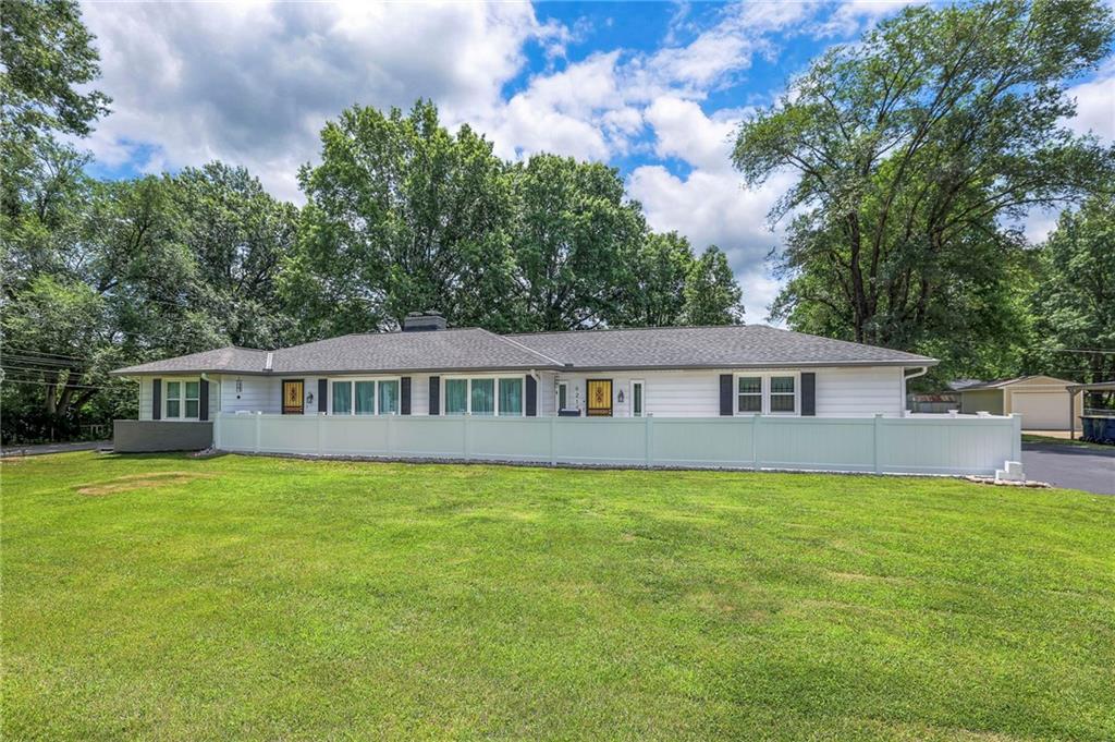 Listing Photo MLS #HMS2561378