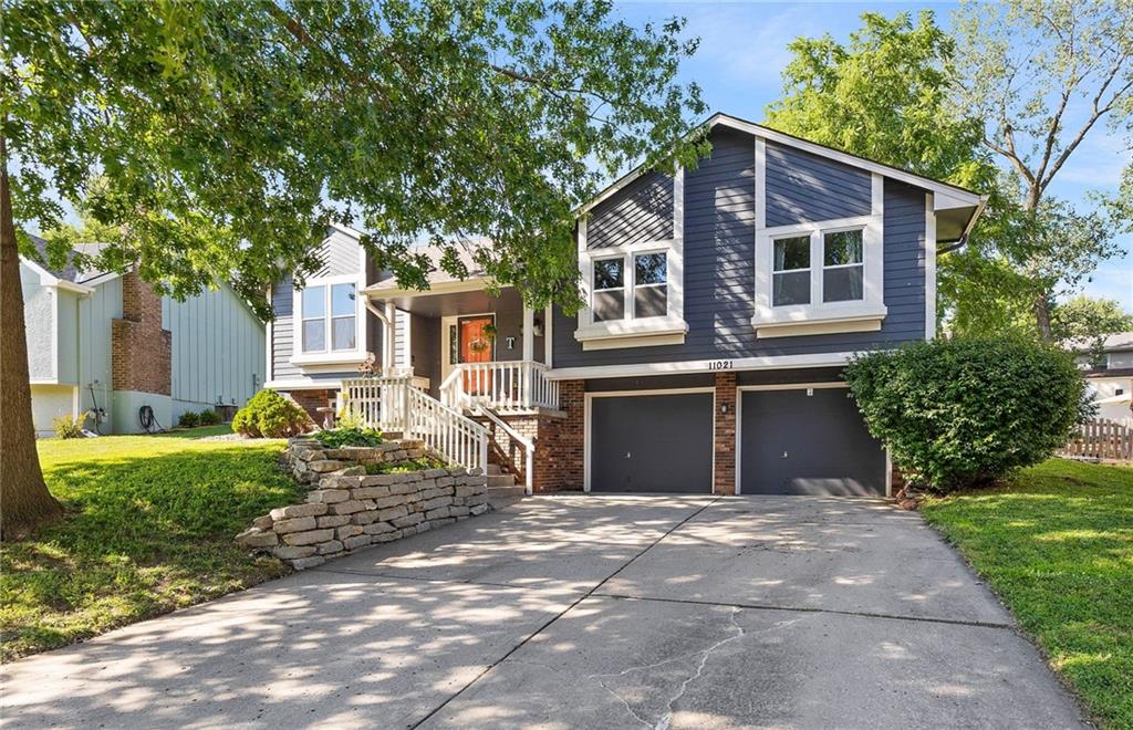 Listing Photo MLS #HMS2561405