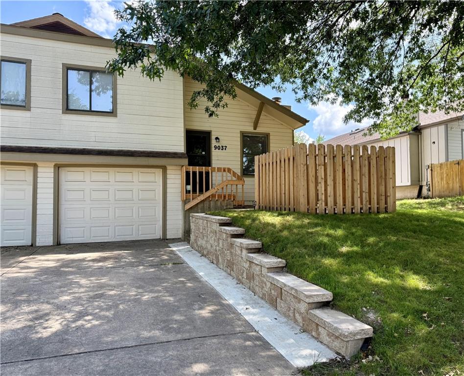 Listing Photo MLS #HMS2561560