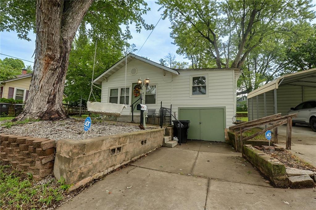 Listing Photo MLS #HMS2561661