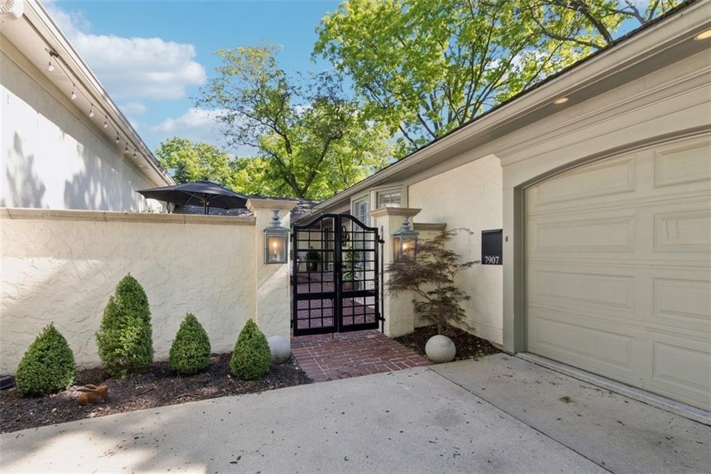 Listing Photo MLS #HMS2561688