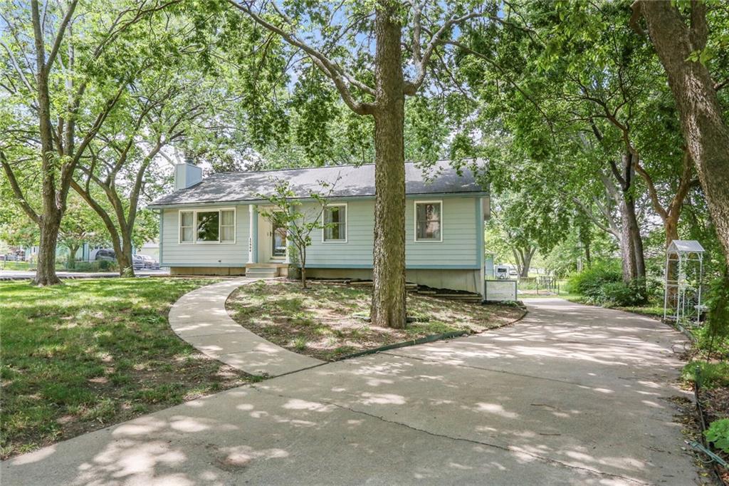 Listing Photo MLS #HMS2561903