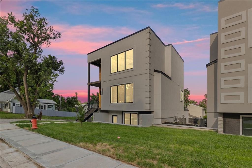 Listing Photo MLS #HMS2562103
