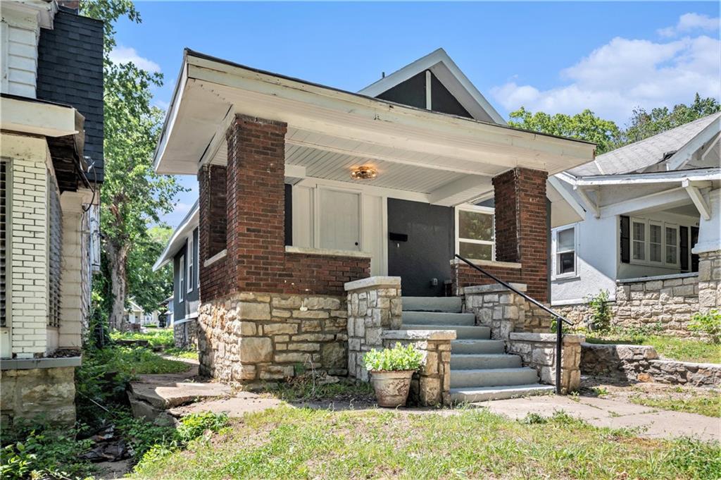 Listing Photo MLS #HMS2562179
