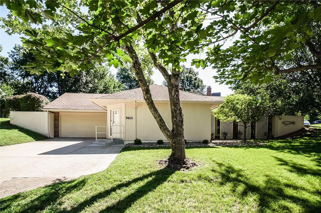 Listing Photo MLS #HMS2562371