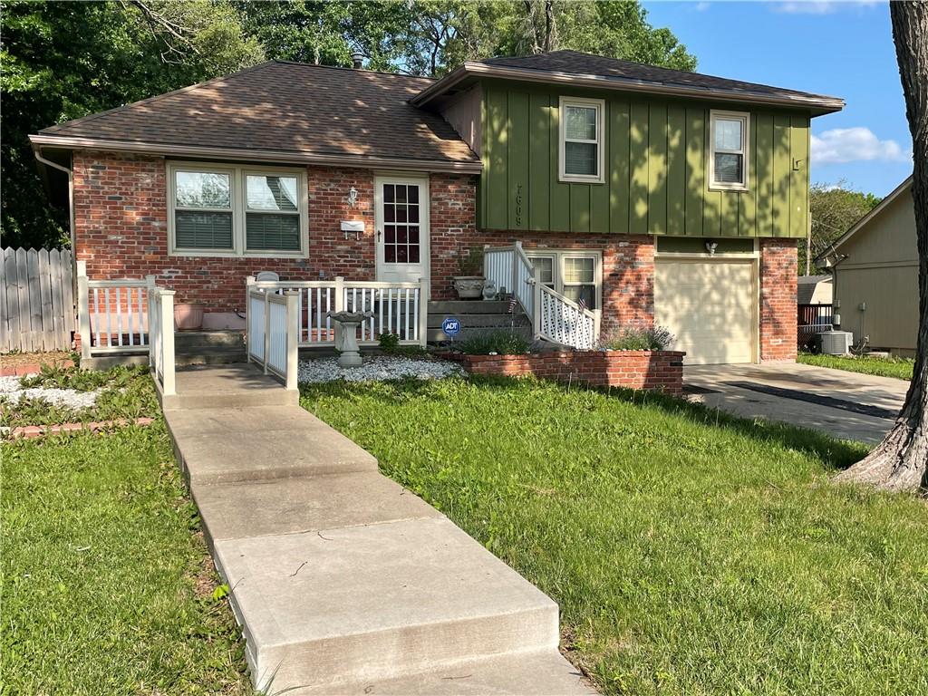 Listing Photo MLS #HMS2562729