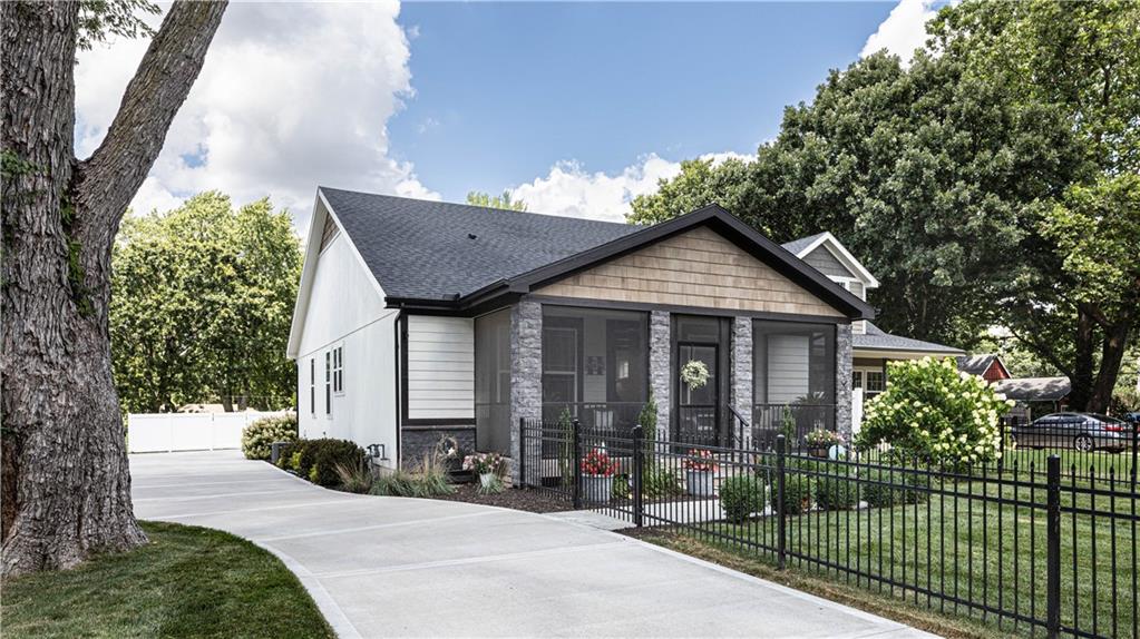 Listing Photo MLS #HMS2562743