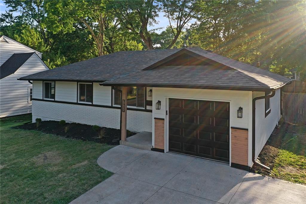 Listing Photo MLS #HMS2562917
