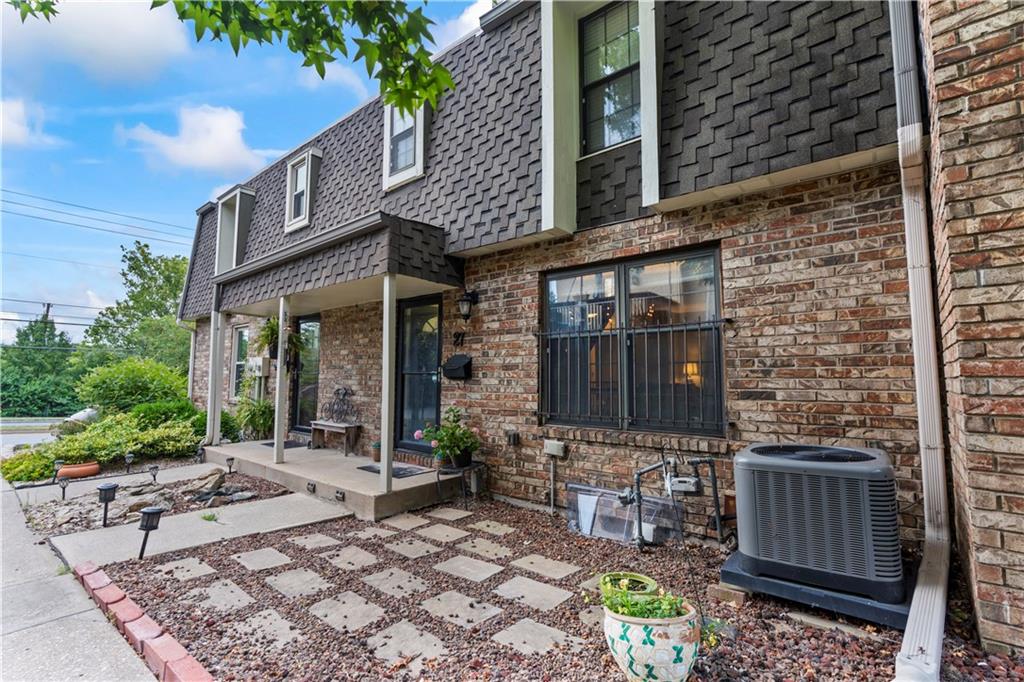 Listing Photo MLS #HMS2562955
