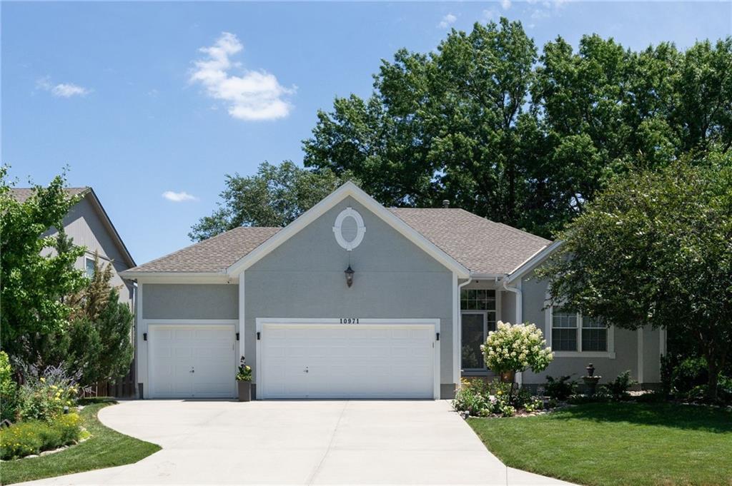 Listing Photo MLS #HMS2563006
