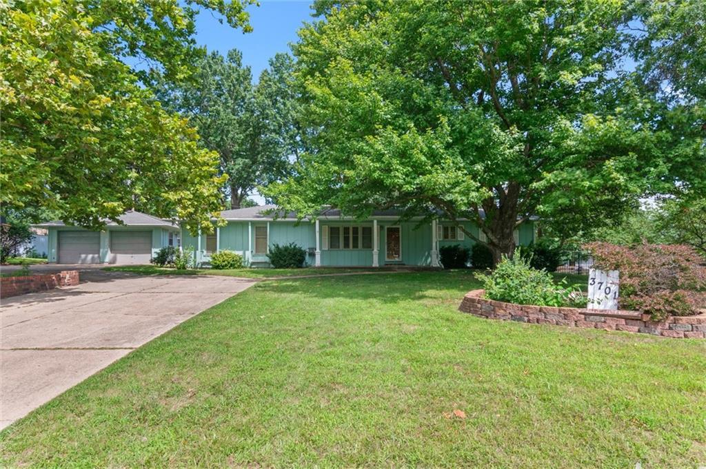 Listing Photo MLS #HMS2563015