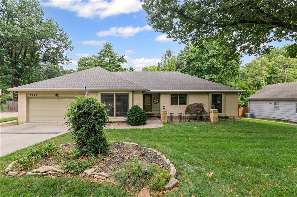 Listing Photo MLS #HMS2563243