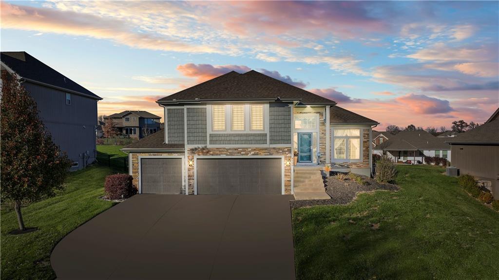 Listing Photo MLS #HMS2563300