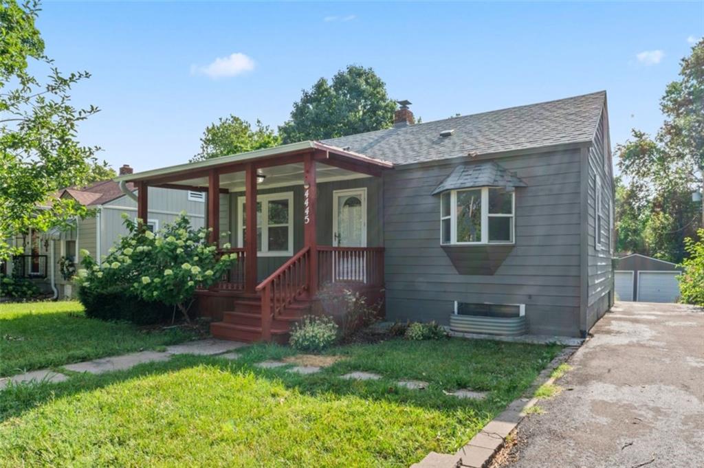 Listing Photo MLS #HMS2563417
