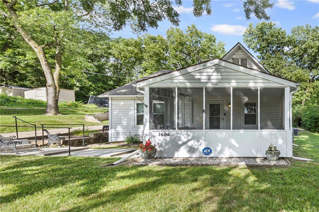 Listing Photo MLS #HMS2563615
