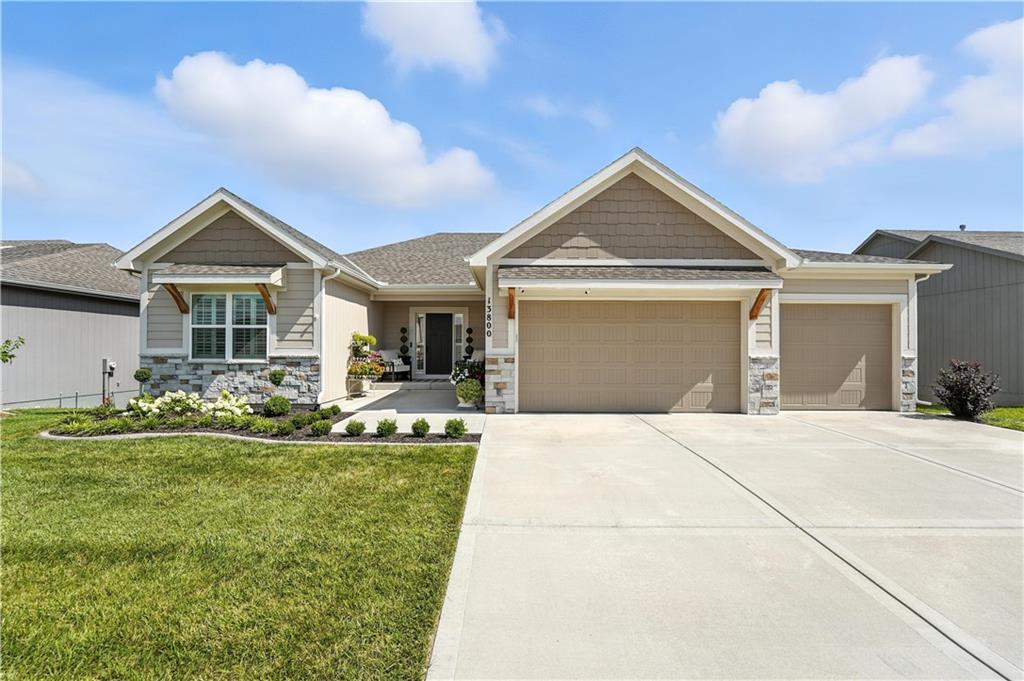 Listing Photo MLS #HMS2563626