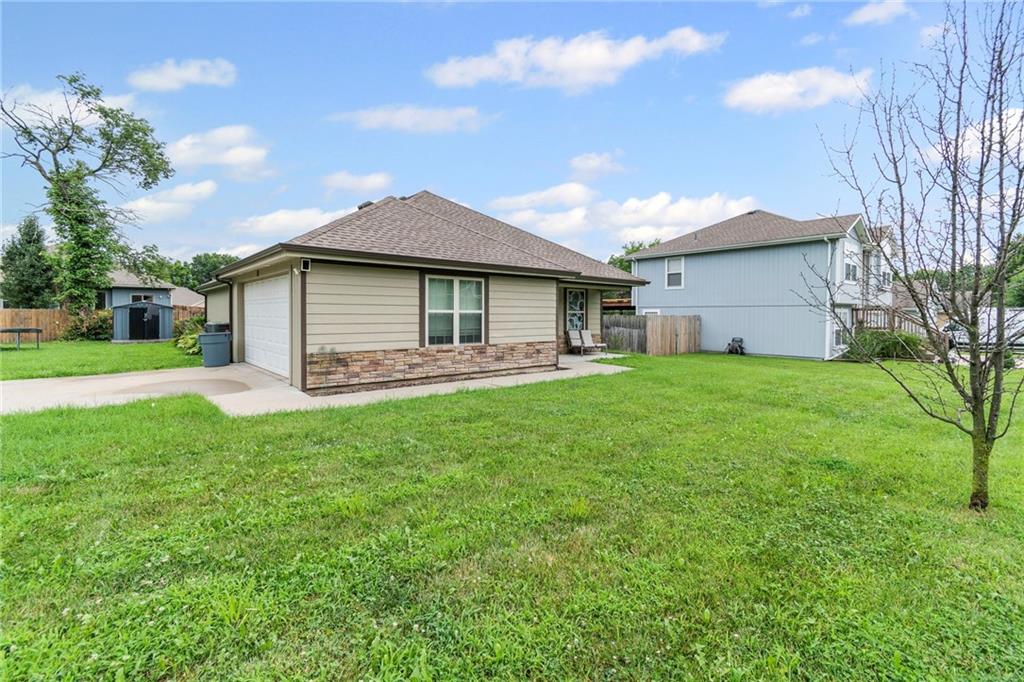 Listing Photo MLS #HMS2563708