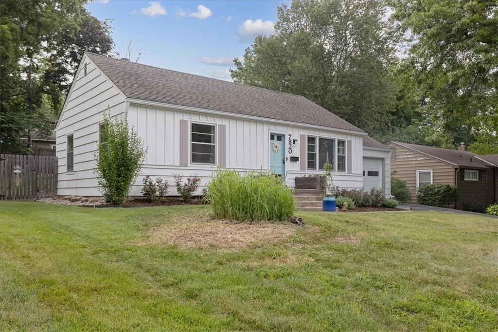 Listing Photo MLS #HMS2563795