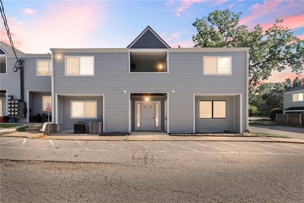Listing Photo MLS #HMS2563809