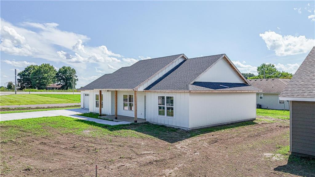 Listing Photo MLS #HMS2563869