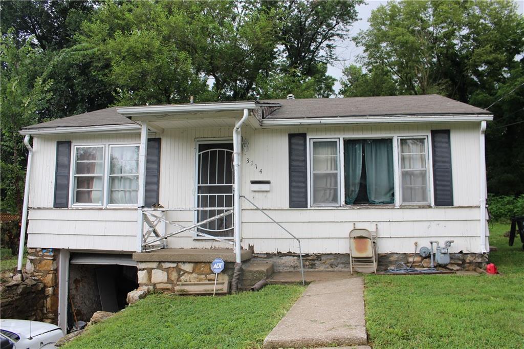 Listing Photo MLS #HMS2563911