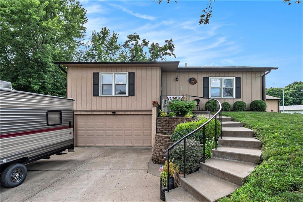 Listing Photo MLS #HMS2563962