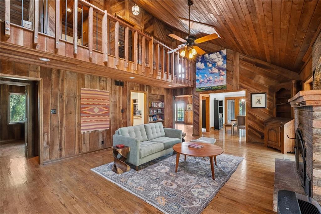 Listing Photo MLS #HMS2564165