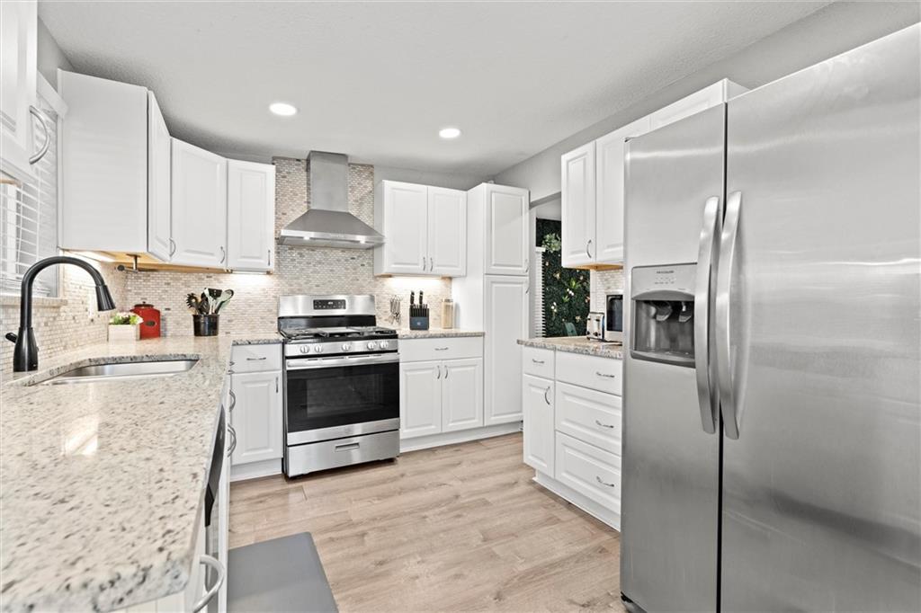 Listing Photo MLS #HMS2564984