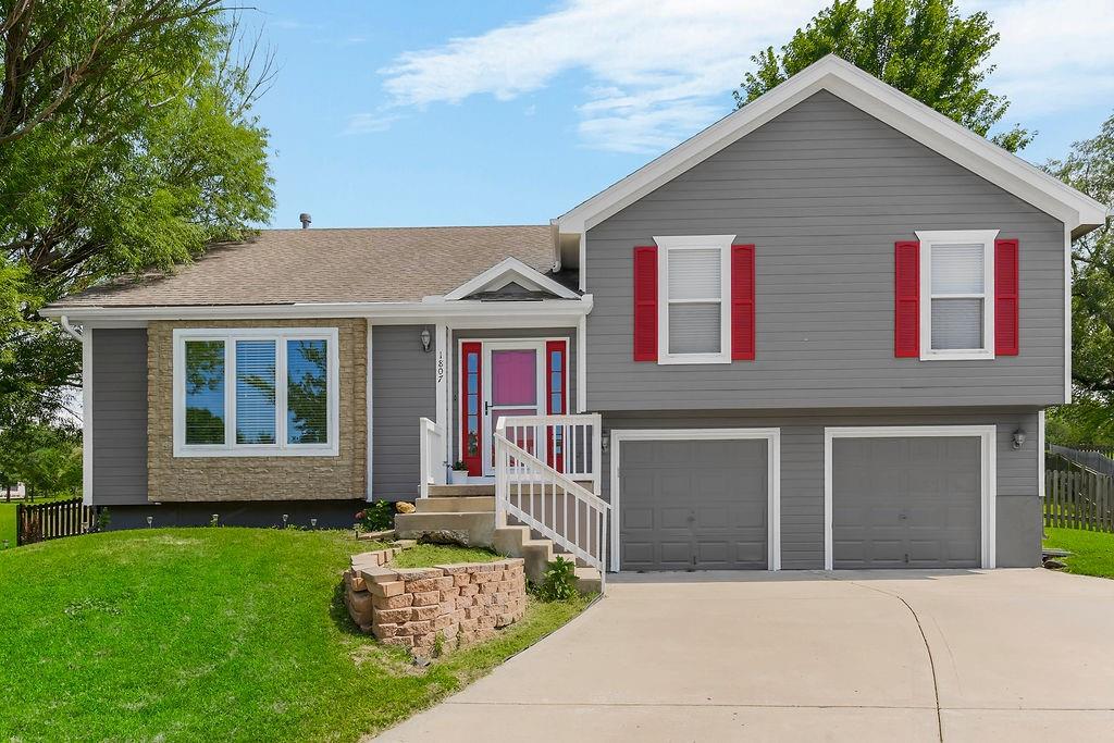 Listing Photo MLS #HMS2565160