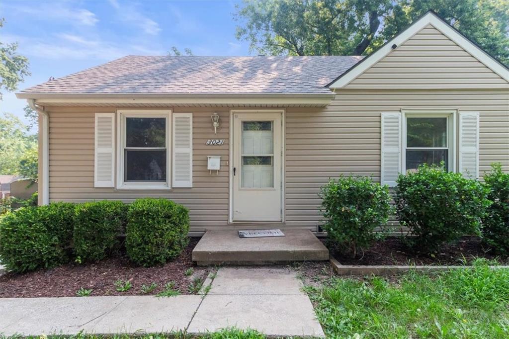 Listing Photo MLS #HMS2565296