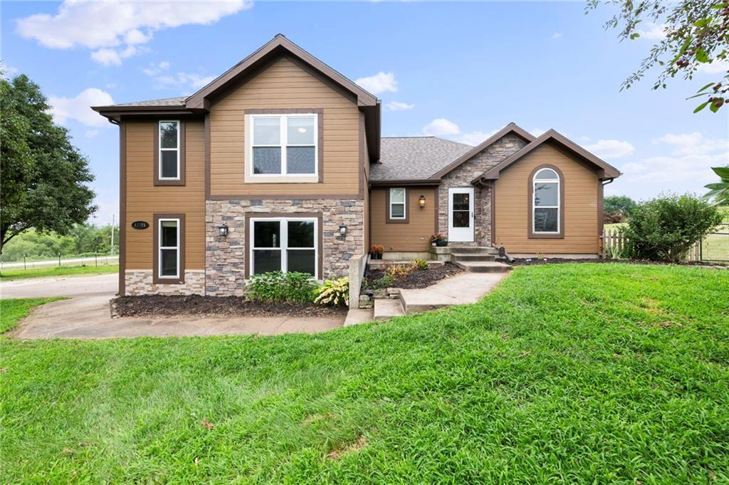 Listing Photo MLS #HMS2565307