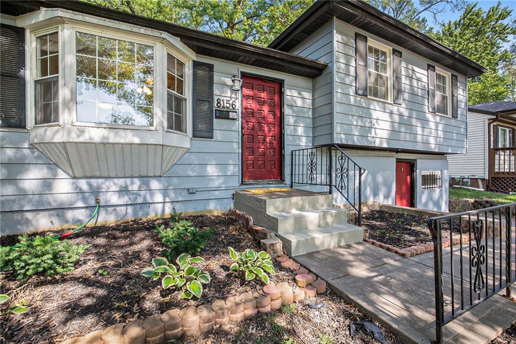 Listing Photo MLS #HMS2565349