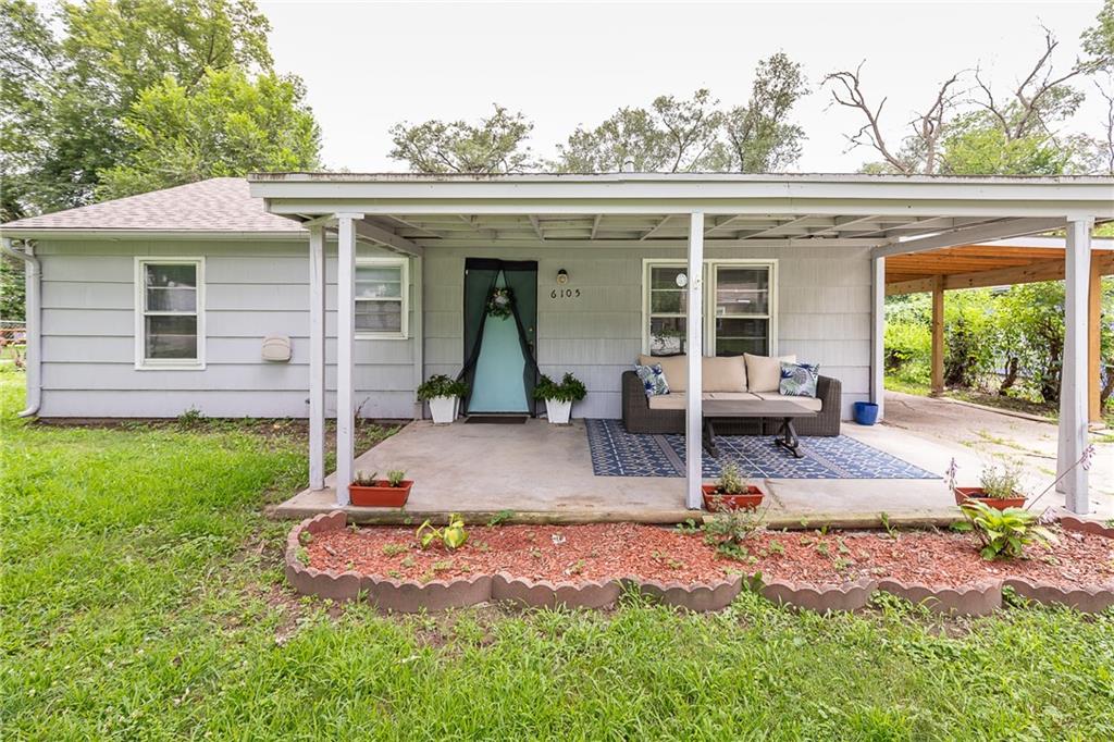Listing Photo MLS #HMS2565357