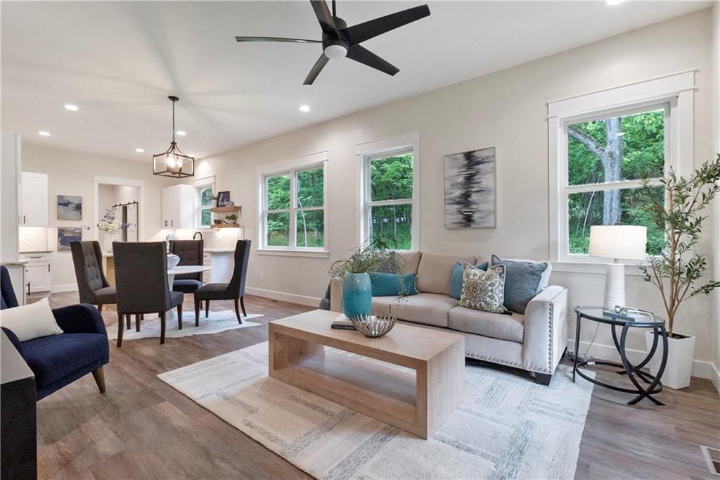 Listing Photo MLS #HMS2565709