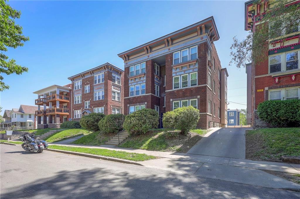Listing Photo MLS #HMS2565757