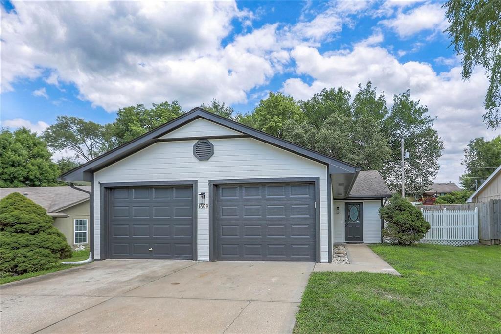 Listing Photo MLS #HMS2565779