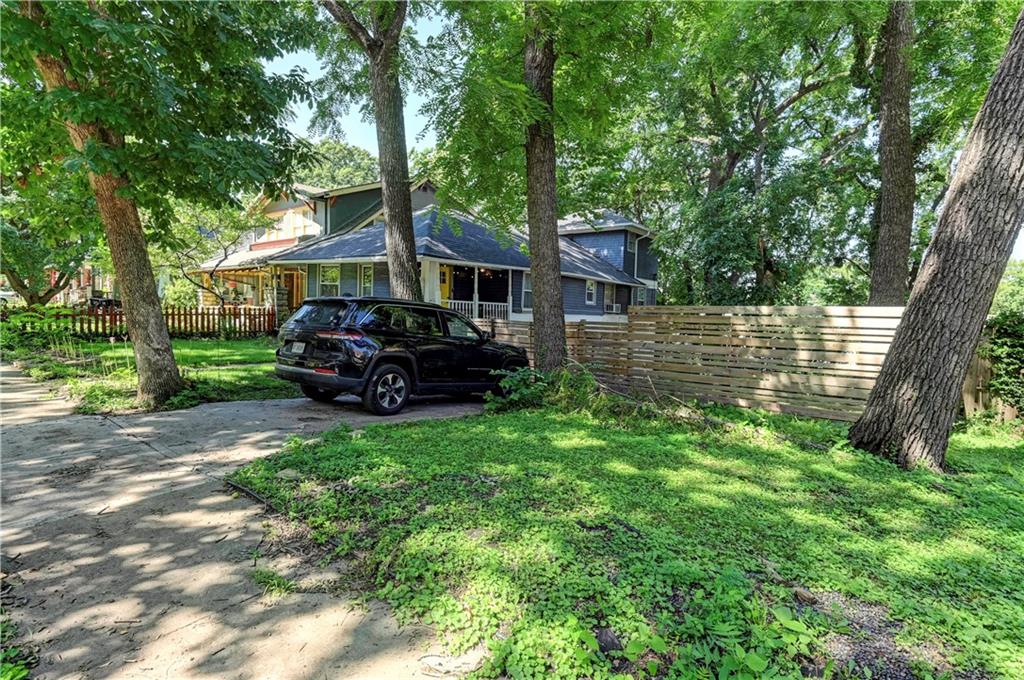 Listing Photo MLS #HMS2565818